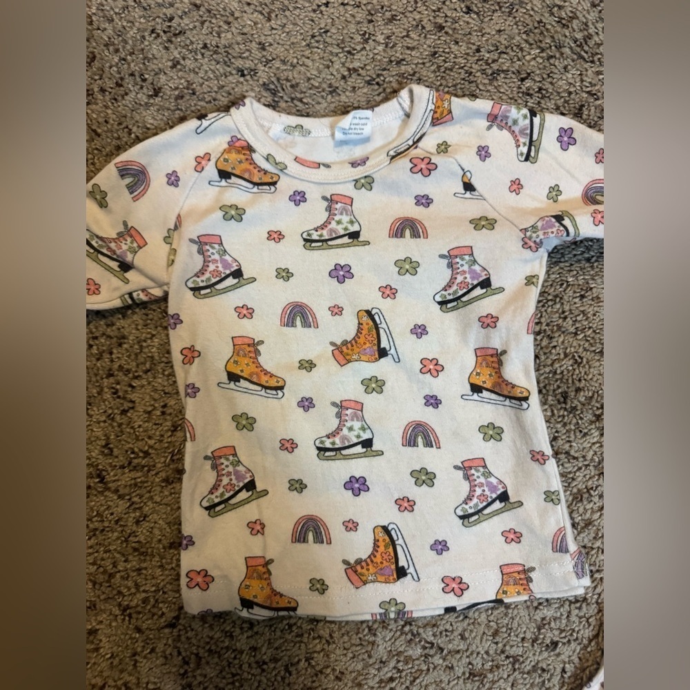 Little One Shop Lucky Skates Loungewear Set - Picture 5 of 8